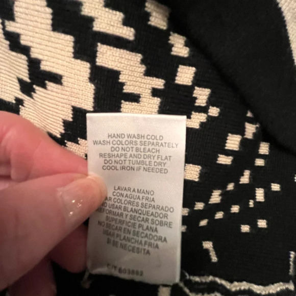 ~Gabby Skye~ Sweater Dress - Small - Picture 9 of 9